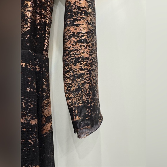 EC Ted Baker “Iggiey” Stretch Woven Midi, Black/Metallic Bronze, UK Sz2 (US6) - Picture 7 of 10